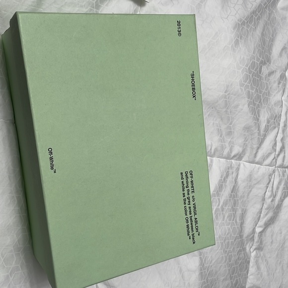 Off white Authentic shoes - Picture 6 of 7